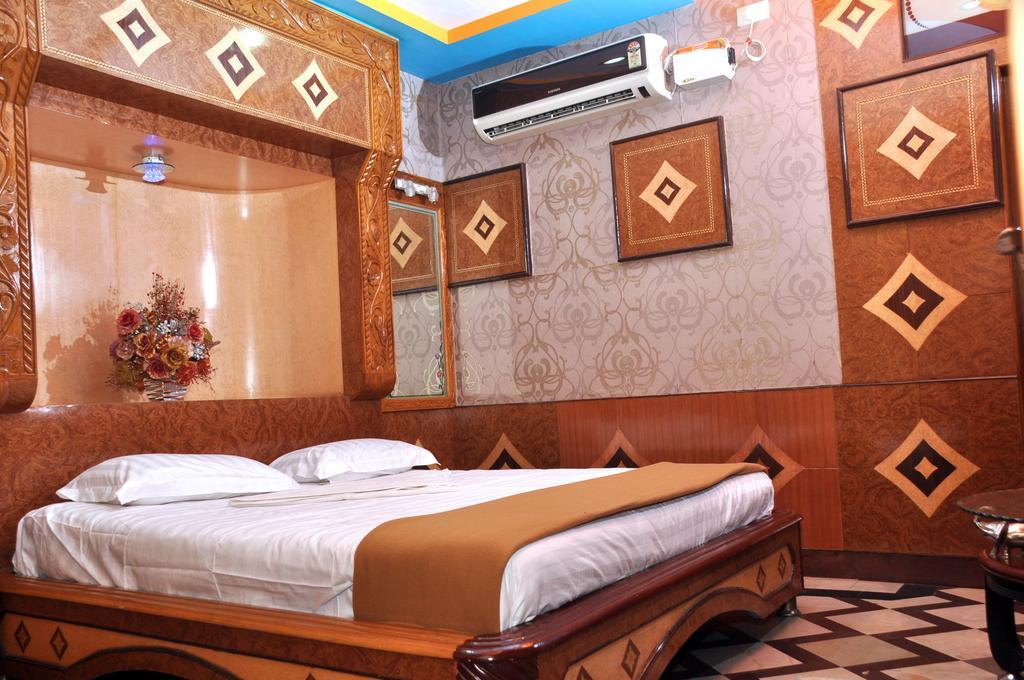 Hotel Shri Swarna'S Palace - A Business Class Hotel Tiruchirappalli Exterior photo