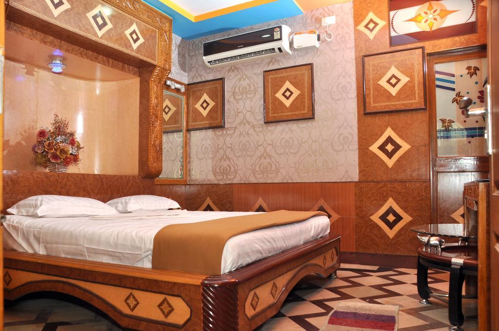 Hotel Shri Swarna'S Palace - A Business Class Hotel Tiruchirappalli Exterior photo