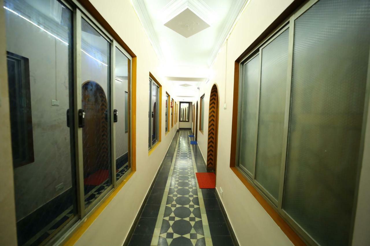 Hotel Shri Swarna'S Palace - A Business Class Hotel Tiruchirappalli Exterior photo